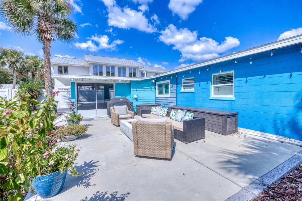 839 E 10th Avenue, New Smyrna Beach, FL 32169 Photo