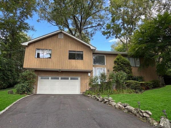 44 Hillside Lane, New Rochelle, NY 10804