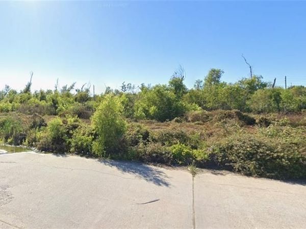 4332 CARRERE Court , New Orleans, LA 70129