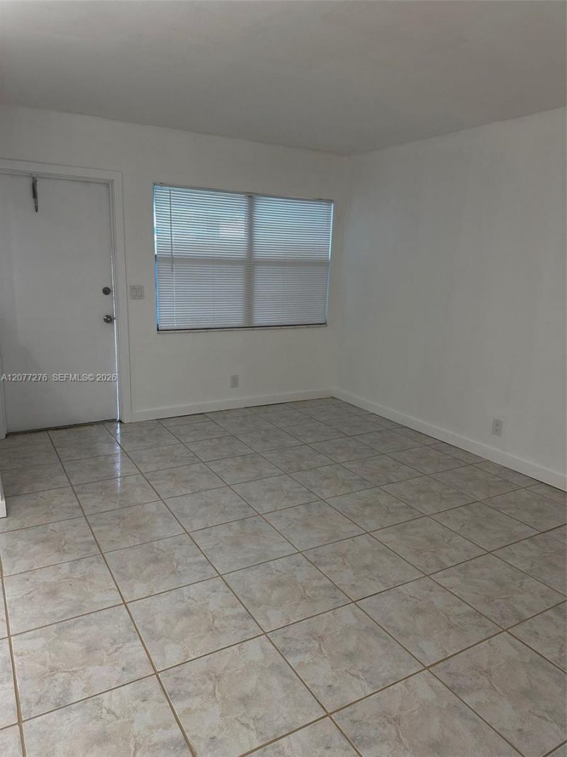 270 Layne Blvd, Unit 114, Hallandale Beach, FL 33009 Photo