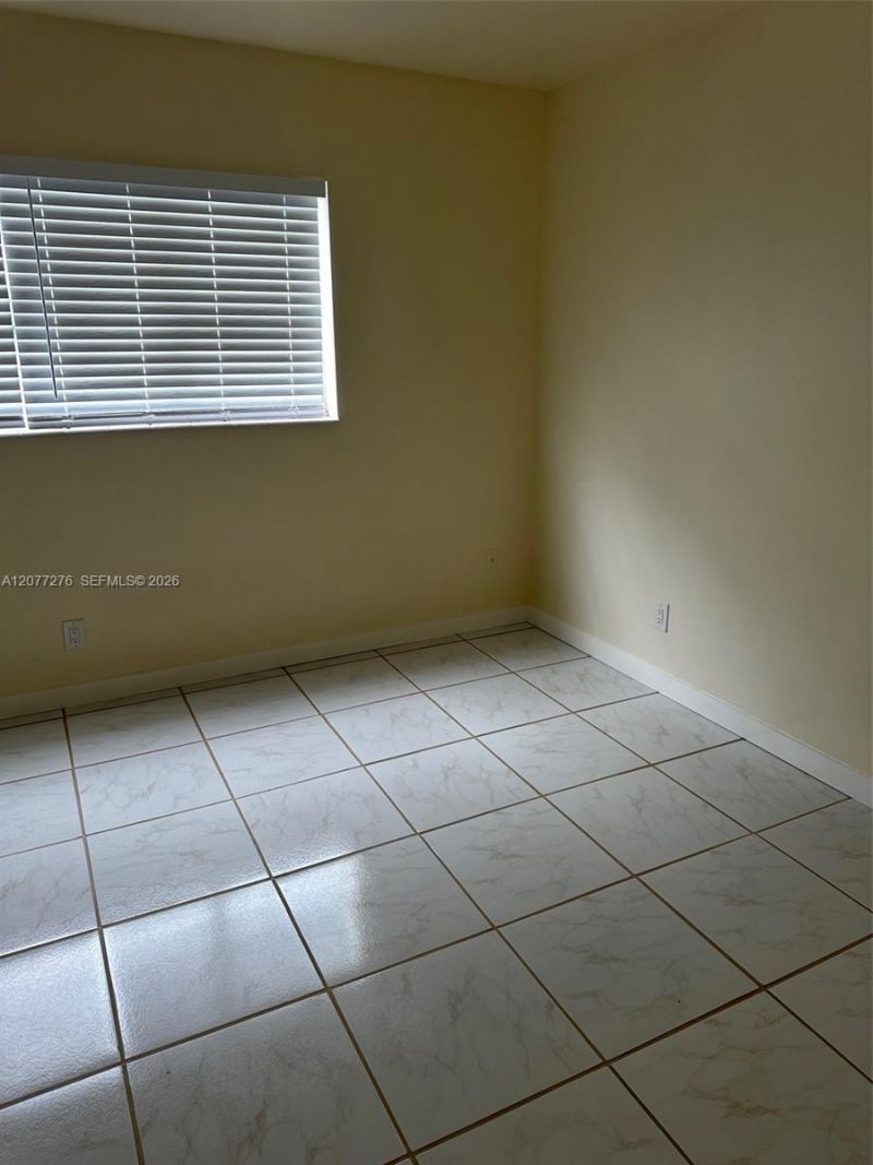 270 Layne Blvd, Unit 114, Hallandale Beach, FL 33009 Photo
