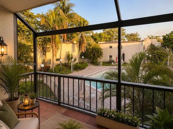 301 N Pine Island Rd , Unit 220, Plantation, FL 33324