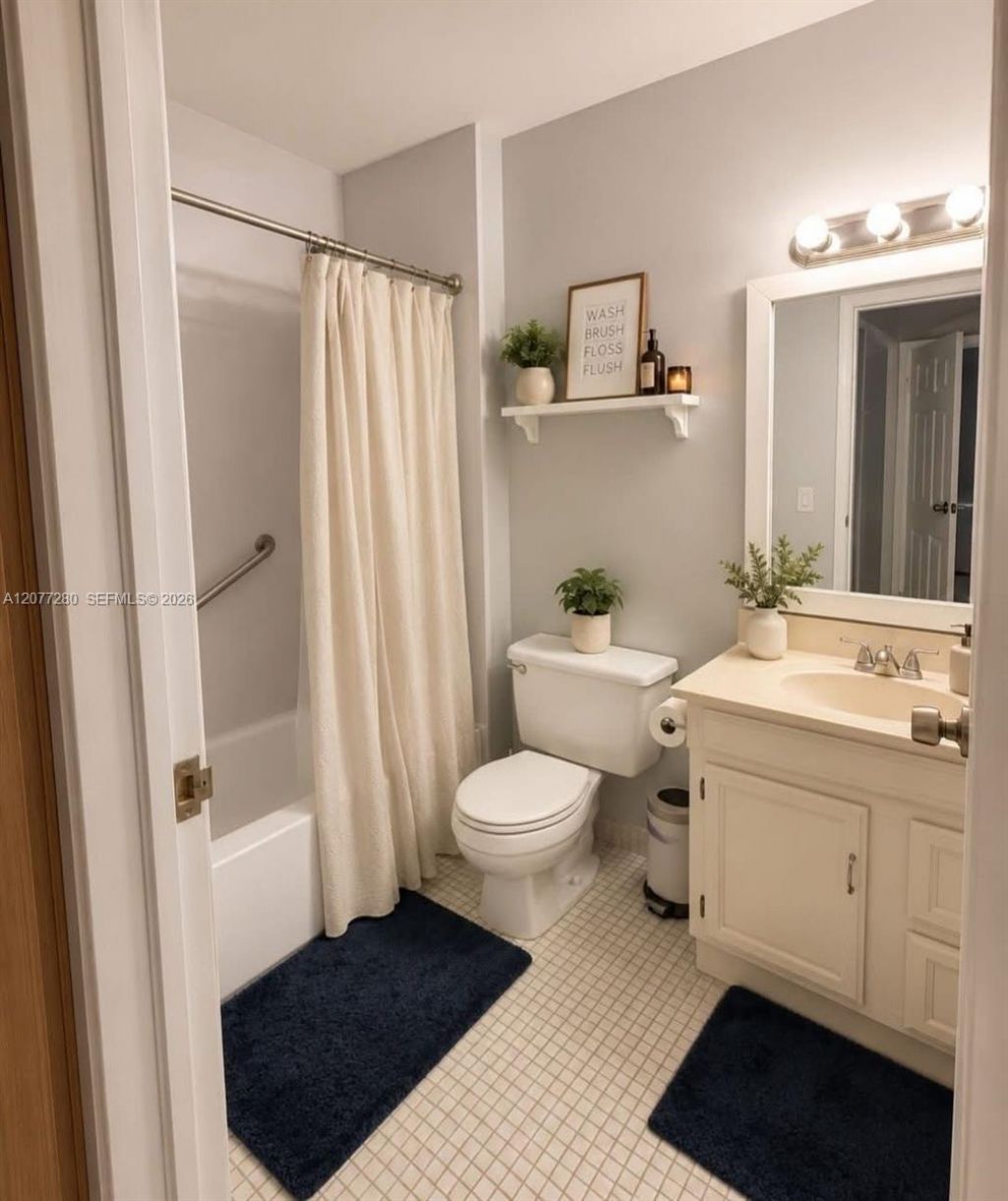 301 N Pine Island Rd , Unit 220, Plantation, FL 33324 Photo