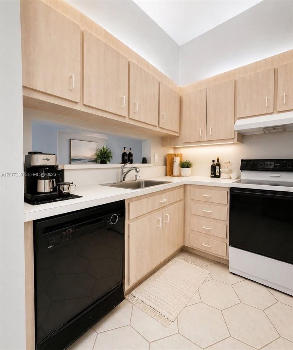 301 N Pine Island Rd , Unit 220, Plantation, FL 33324 Photo