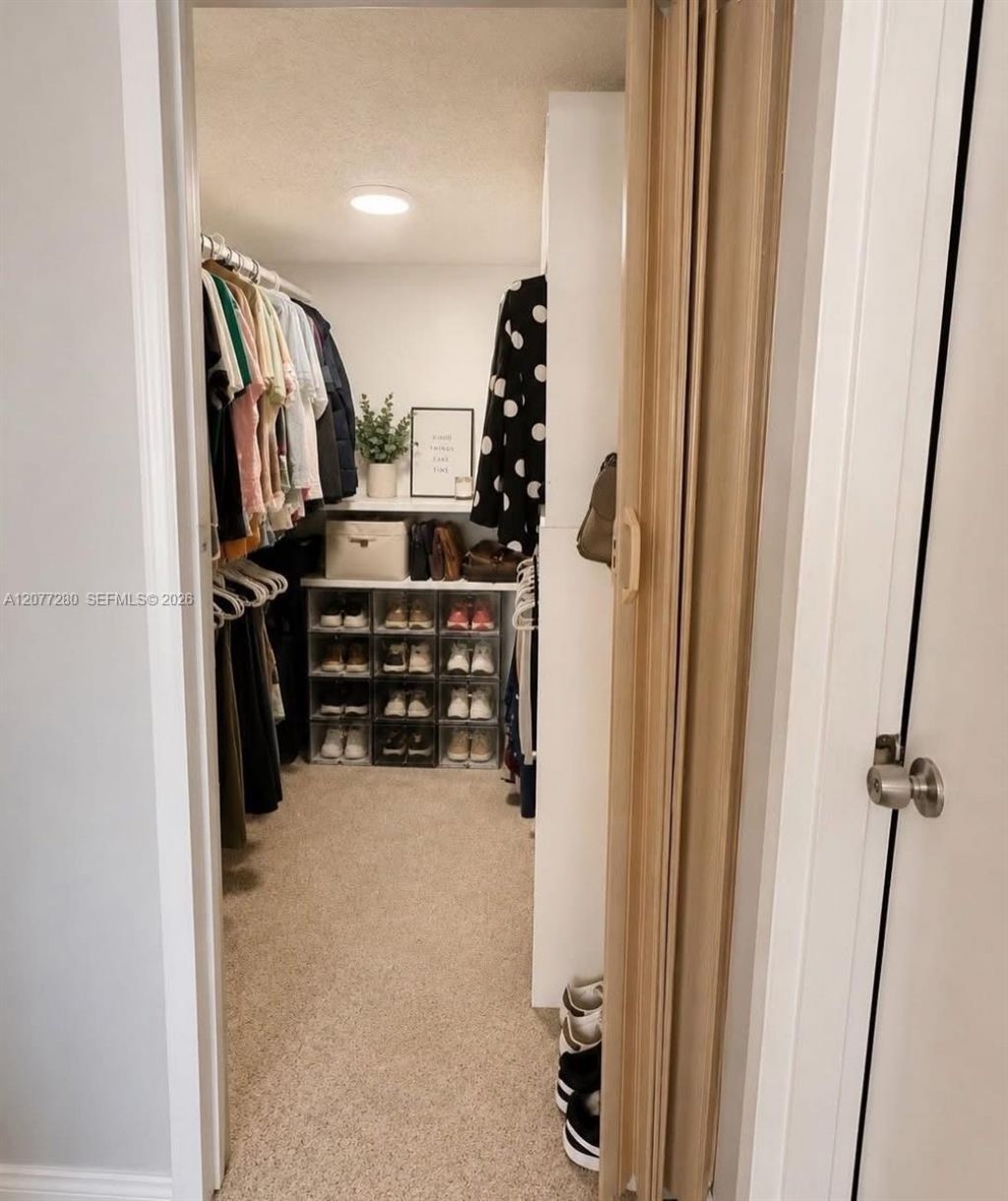 301 N Pine Island Rd , Unit 220, Plantation, FL 33324 Photo