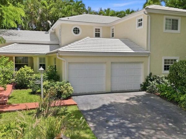 6473 Sunset Dr , South Miami, FL 33143