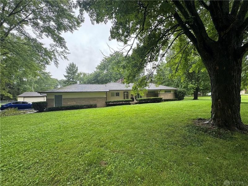 1813 Bledsoe Drive, Bellbrook, OH 45305 Photo 1