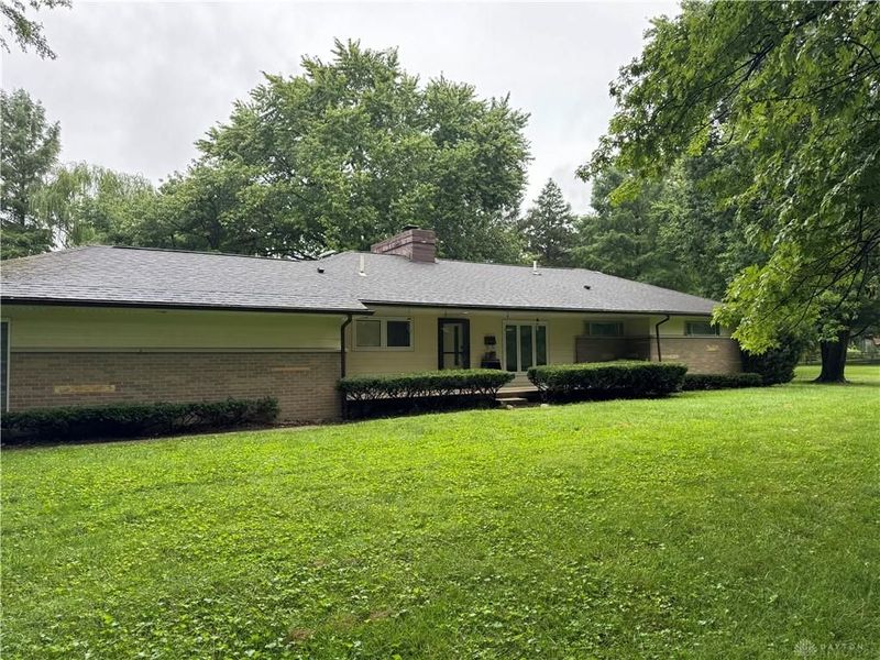 1813 Bledsoe Drive, Bellbrook, OH 45305 Photo 3