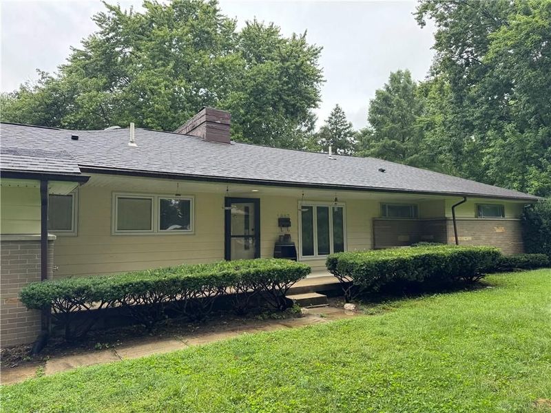1813 Bledsoe Drive, Bellbrook, OH 45305 Photo 4