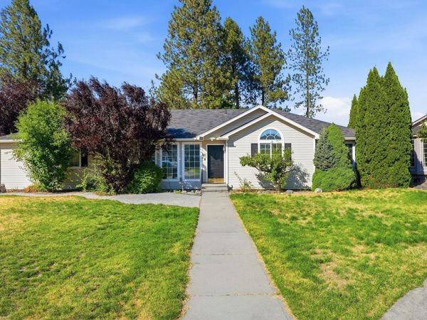7322 W Links Ct, Nine Mile Falls, WA 99026