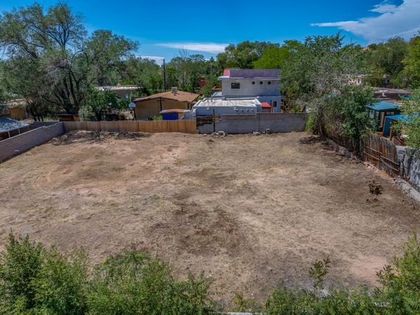 132 Bob, Santa Fe, NM 87501