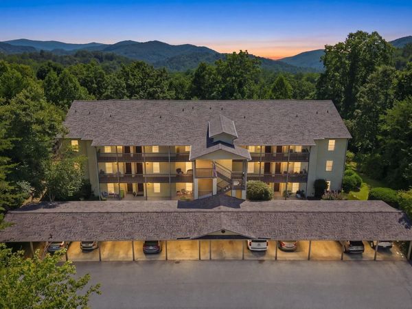 300 Ginger Creek #307, Clayton, GA 30525