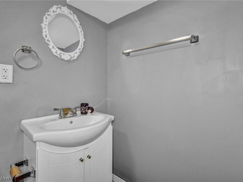 1382 Honodle Avenue, Akron, OH 44305 Photo 32