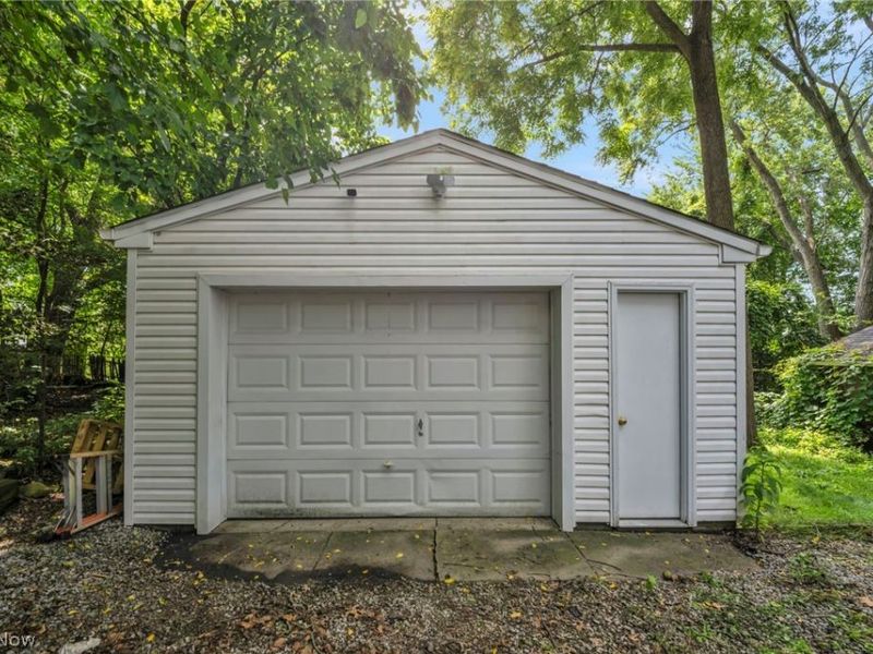 1382 Honodle Avenue, Akron, OH 44305 Photo 37