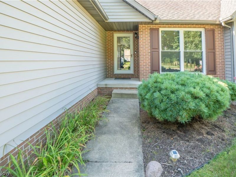2316 Mount Pleasant Street NE, Canton, OH 44721 Photo 3