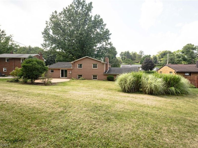1416 Dunkeith Drive NW, Canton, OH 44708 Photo 3