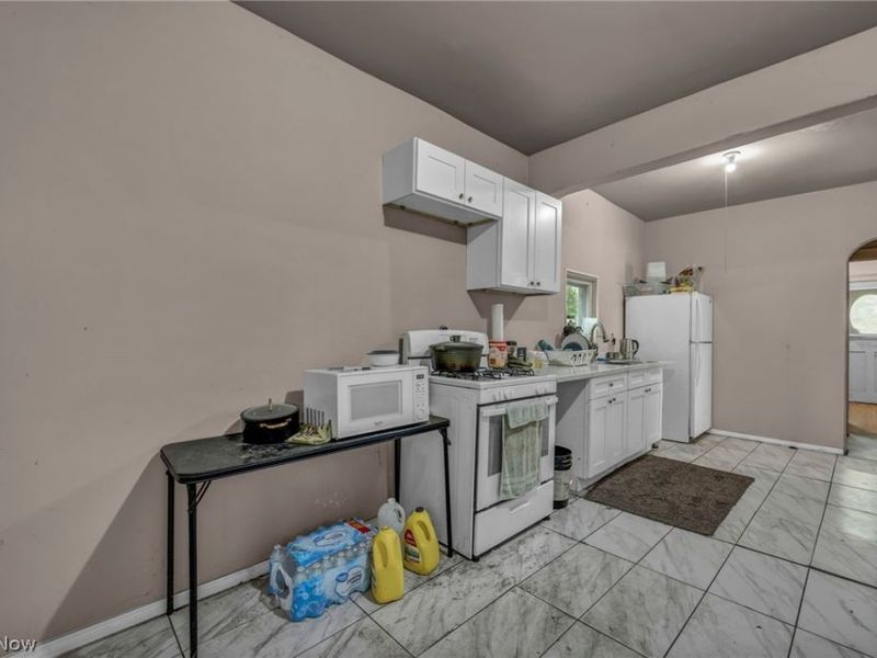 9822 Raymond Avenue, Cleveland, OH 44104 Photo 6