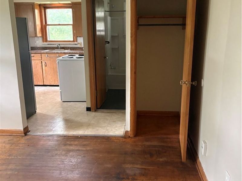 4315 Paige Avenue NW, Unit 5, Canton, OH 44709 Photo 3