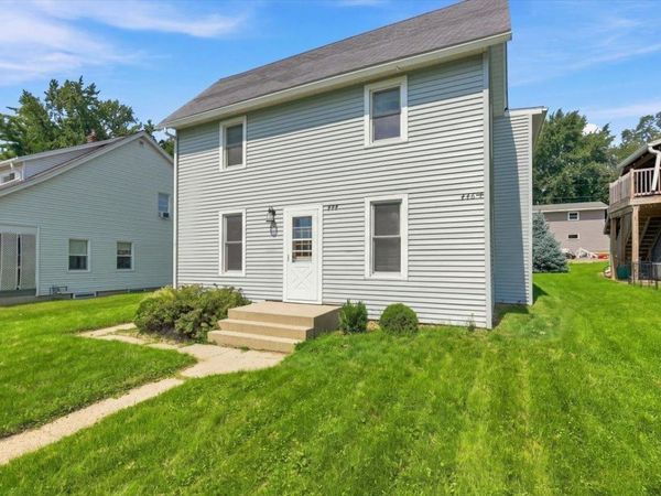 444-446 E Holum Street, DeForest, WI 53532