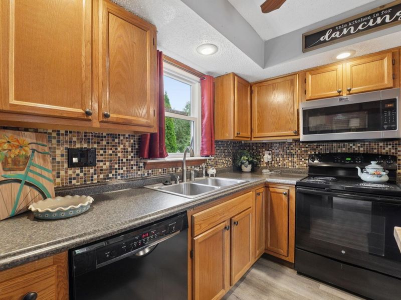 2400 Yuma Drive, London, OH 43140 Photo 9