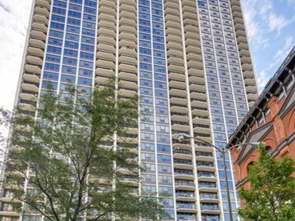 1560 N Sandburg Terrace , Unit 415J, Chicago, IL 60610