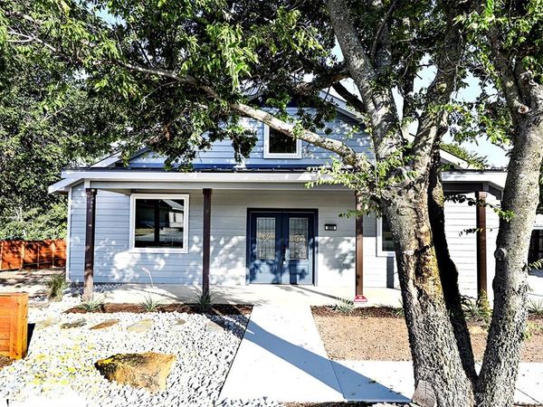 202 Strong Street , Bowie, TX 76230
