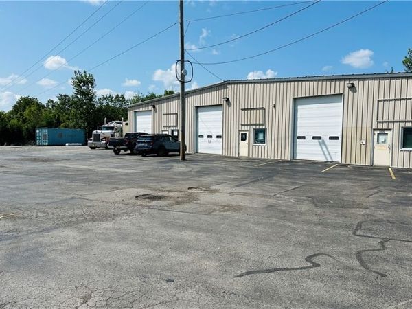 5000 Saunders Settlement Road, Niagara Falls, NY 14305