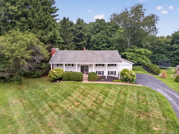 9 Debra Hill Road , Poughkeepsie, NY 12603
