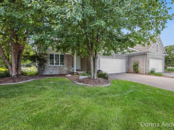 2015 Bryceway Court NE, Grand Rapids, MI 49505