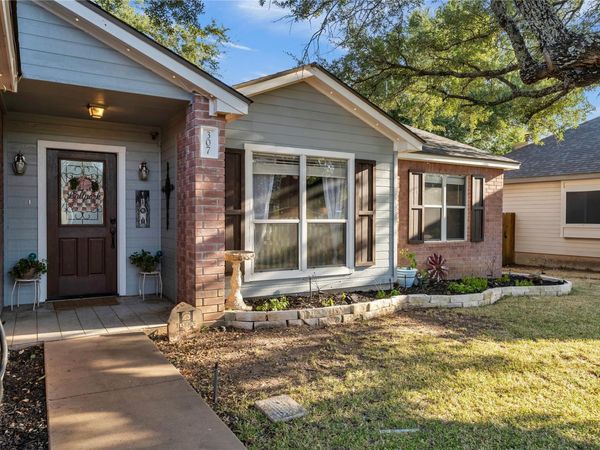 307 Fox XING, Burnet, TX 78611