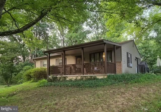 1121 VICTOR LANE , DAUPHIN, PA 17018