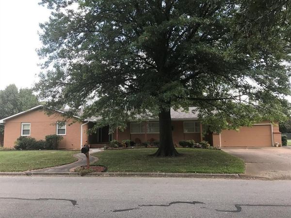 1110 30th Drive, Parsons, KS 67357