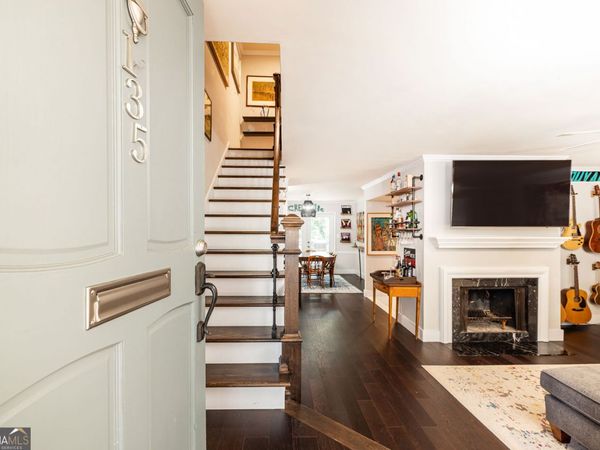 135 Woodmere Square NW, Atlanta, GA 30327