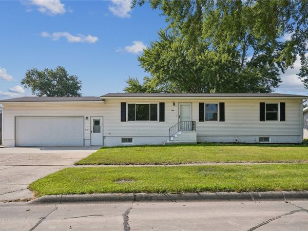419 E 4th Street, Readlyn, IA 50668