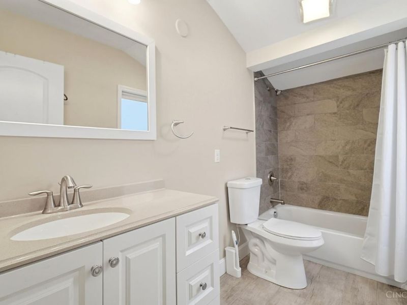 558 Milton Street, Cincinnati, OH 45202 Photo 37