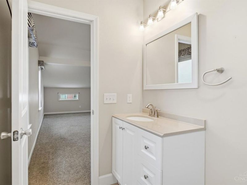 558 Milton Street, Cincinnati, OH 45202 Photo 38