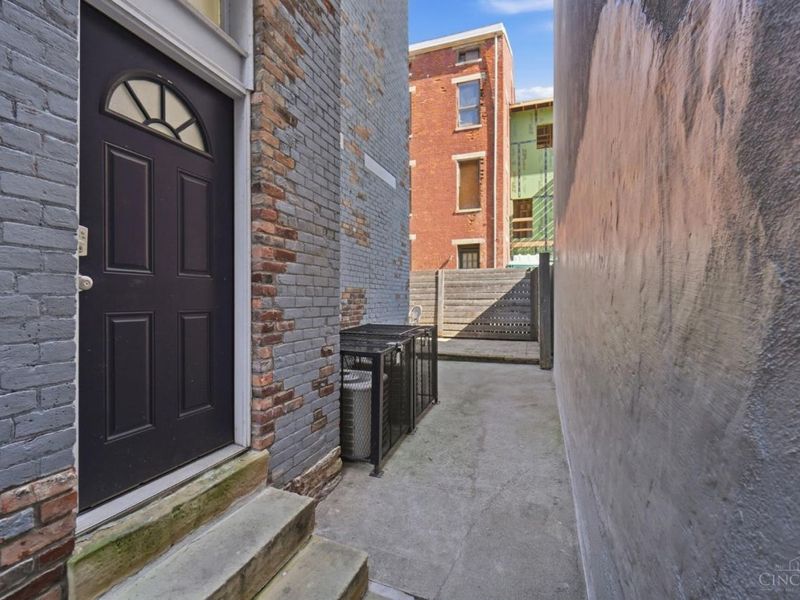 558 Milton Street, Cincinnati, OH 45202 Photo 44