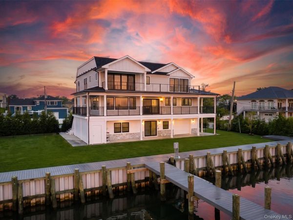 1 North Drive, Baldwin Harbor, NY 11510
