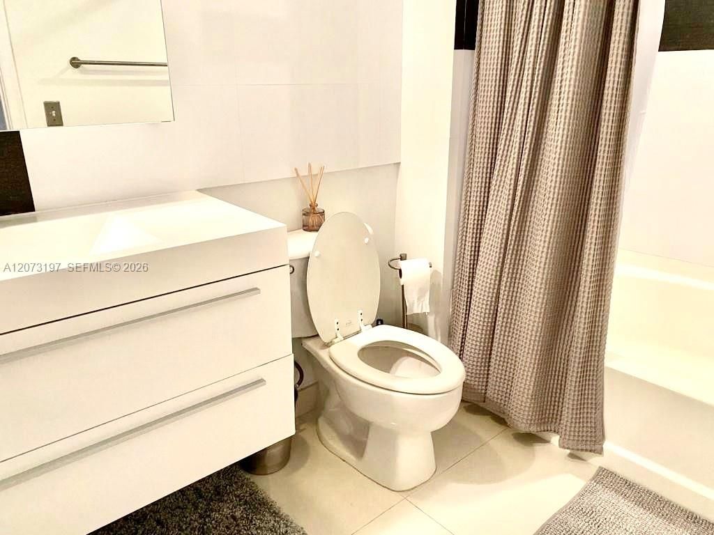 2775 NE 187th St , Unit 419, Aventura, FL 33180 Photo