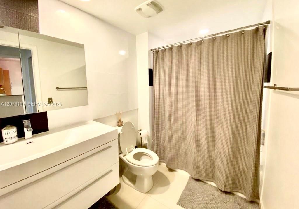 2775 NE 187th St , Unit 419, Aventura, FL 33180 Photo