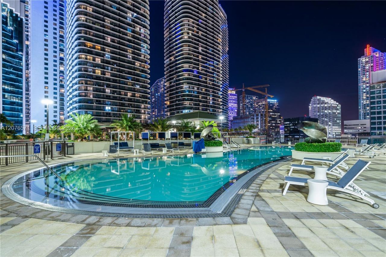 999 SW 1st Ave, Unit 1114, Miami, FL 33130 Photo