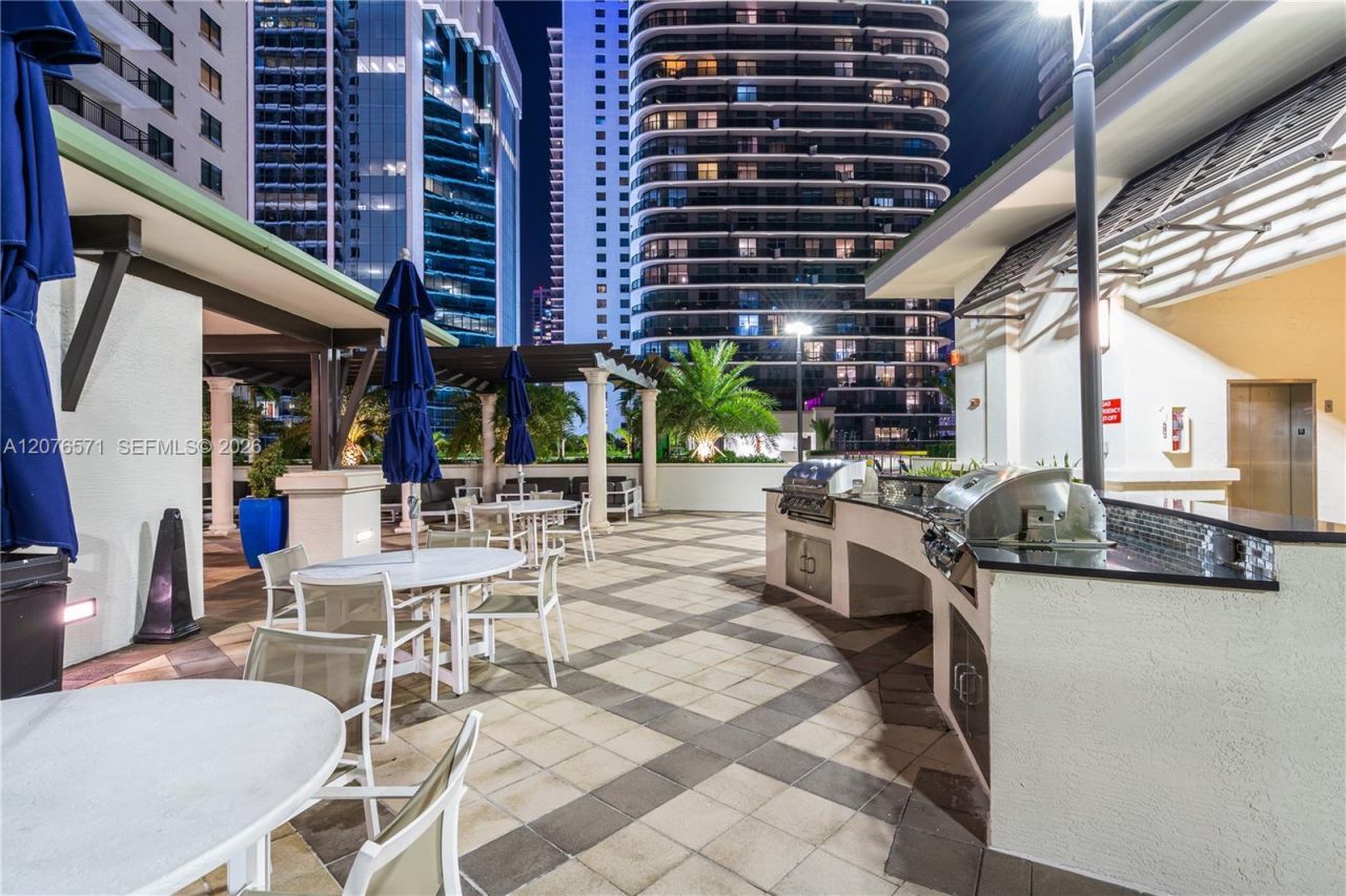 999 SW 1st Ave, Unit 1114, Miami, FL 33130 Photo