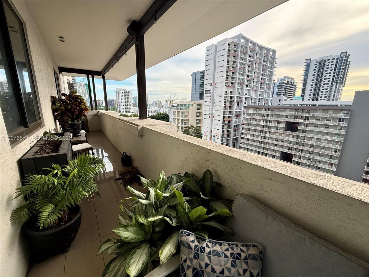 999 SW 1st Ave, Unit 1114, Miami, FL 33130 Photo