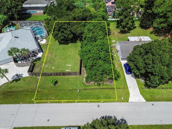 1776 SW Day St , Port St. Lucie, FL 34953