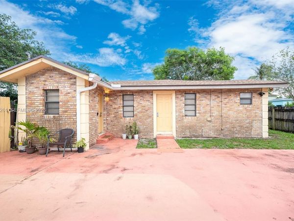 2420 NW 22nd Rd , Fort Lauderdale, FL 33311
