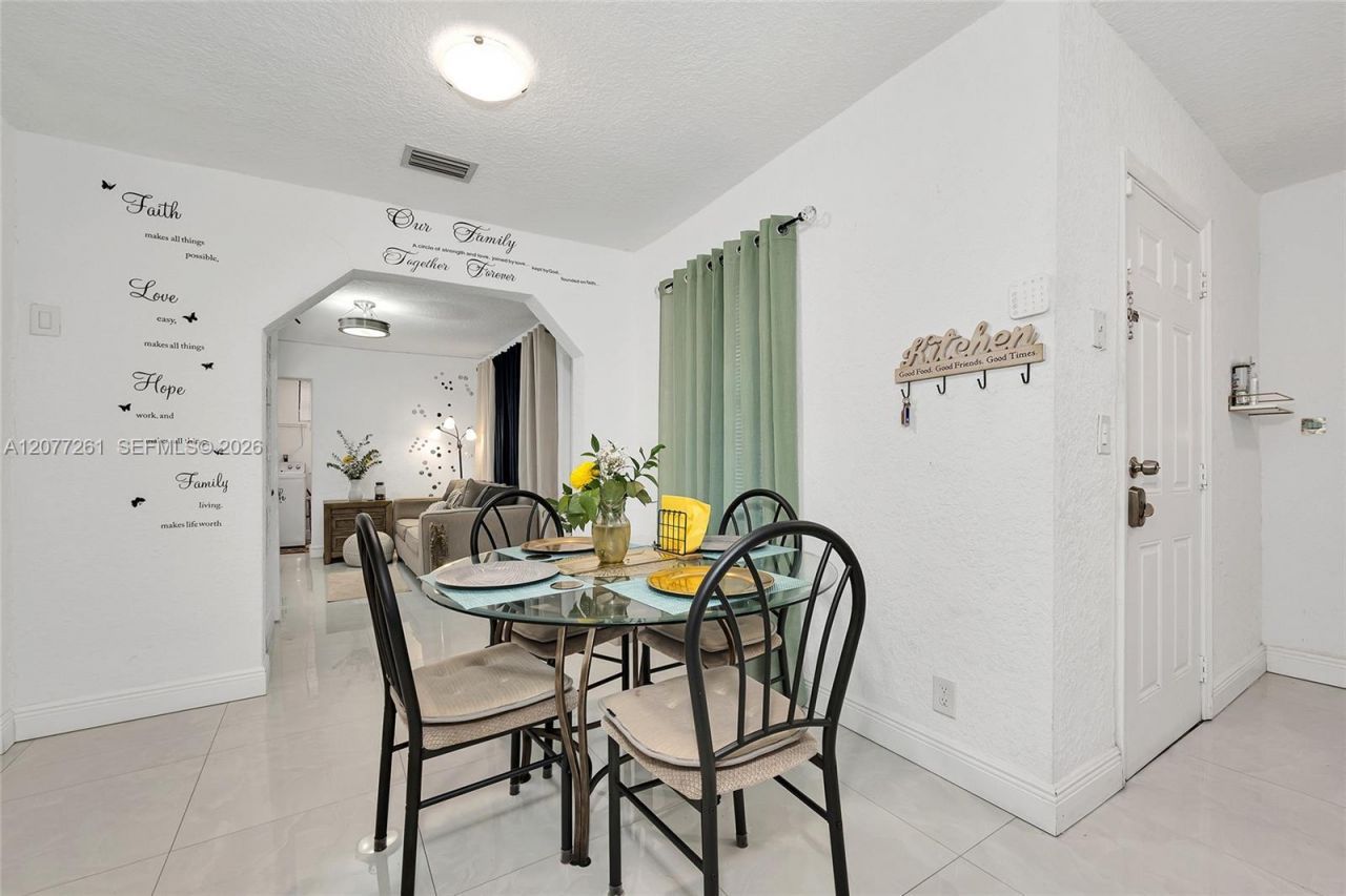 2420 NW 22nd Rd , Fort Lauderdale, FL 33311 Photo
