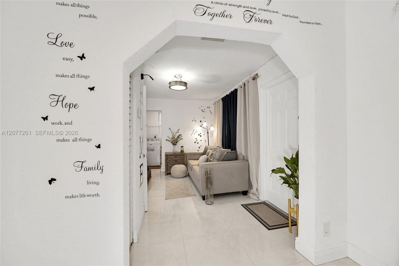 2420 NW 22nd Rd , Fort Lauderdale, FL 33311 Photo