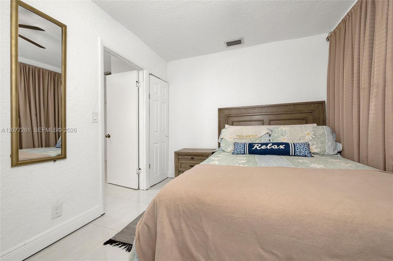 2420 NW 22nd Rd , Fort Lauderdale, FL 33311 Photo