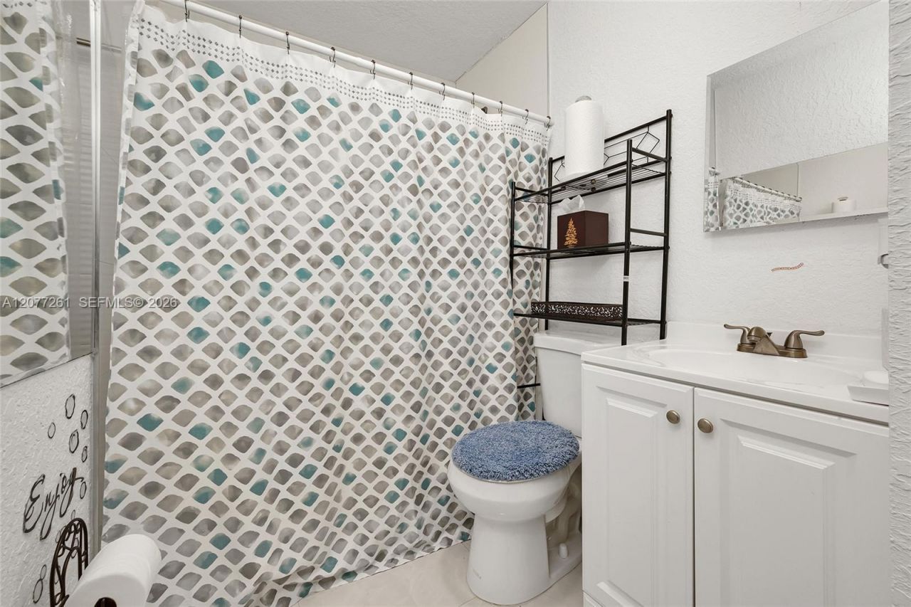 2420 NW 22nd Rd , Fort Lauderdale, FL 33311 Photo