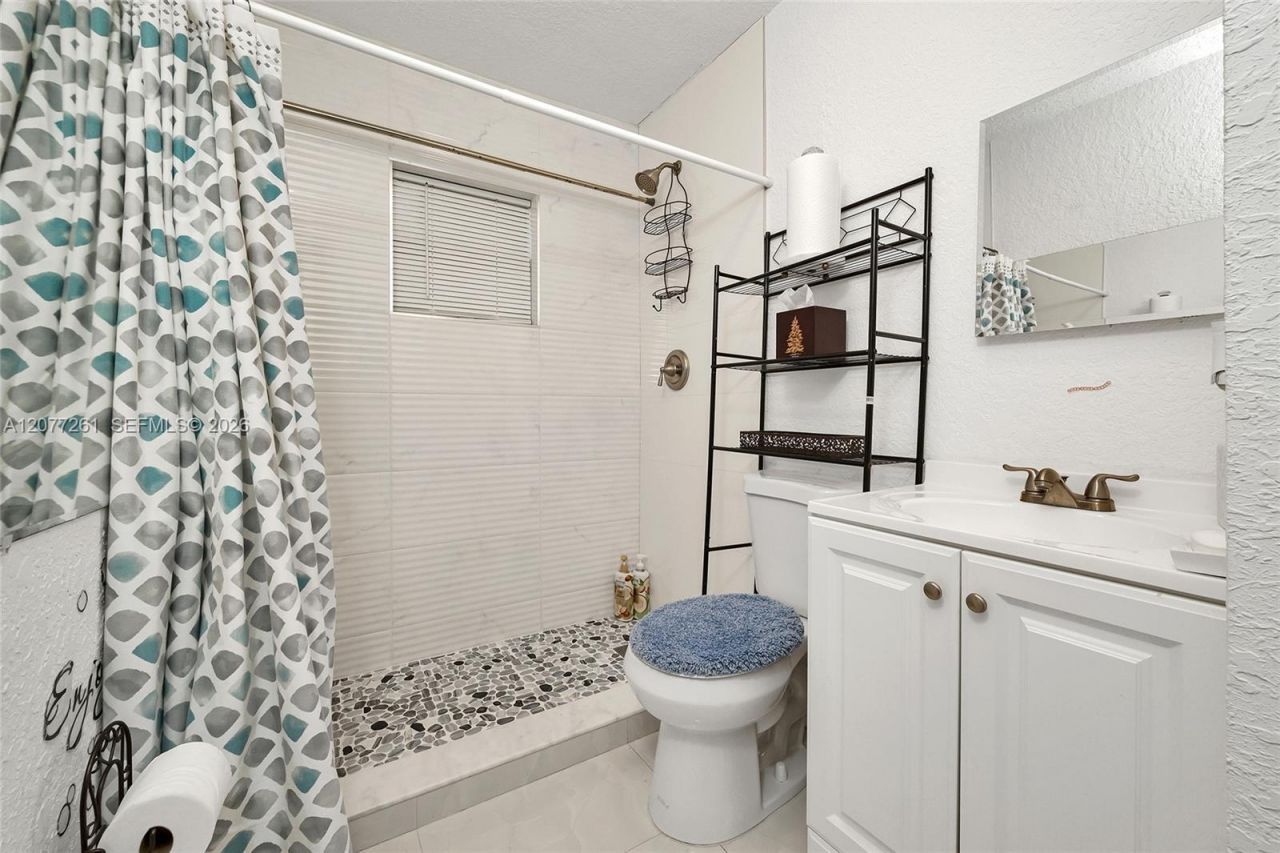 2420 NW 22nd Rd , Fort Lauderdale, FL 33311 Photo